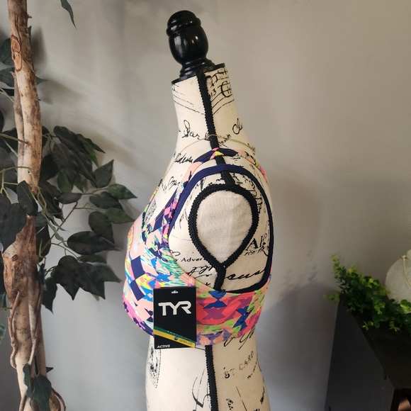 Sports Bra - Picture 4 of 6